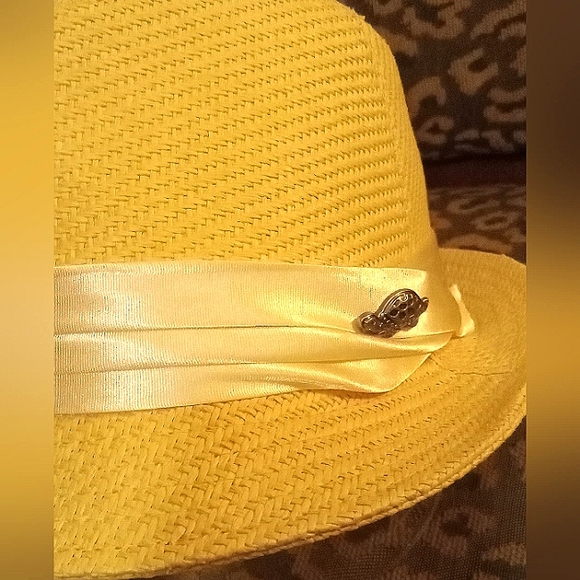 A Pamoa Lg/XL Fedora style hat never worn w/ a cream band & metal turtle emblem. - Picture 4 of 5